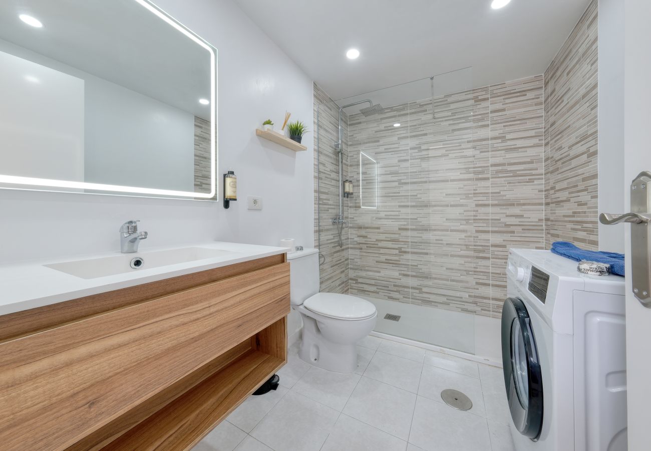 Apartamento en Puerto del Carmen - Suite Helios - 500M de la playa By LVH