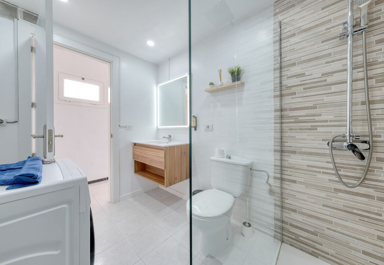 Apartamento en Puerto del Carmen - Suite Helios - 500M de la playa By LVH