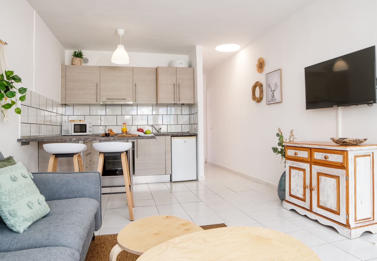 Apartamento en Puerto del Carmen - Chez Carmen - Coqueta y moderna casa con vistas al mar, piscina y WIFI con fibra Apartamento en Puerto del Carmen - Chez Carmen - Coqueta y moderna casa con vistas al mar, piscina y WIFI con fibra