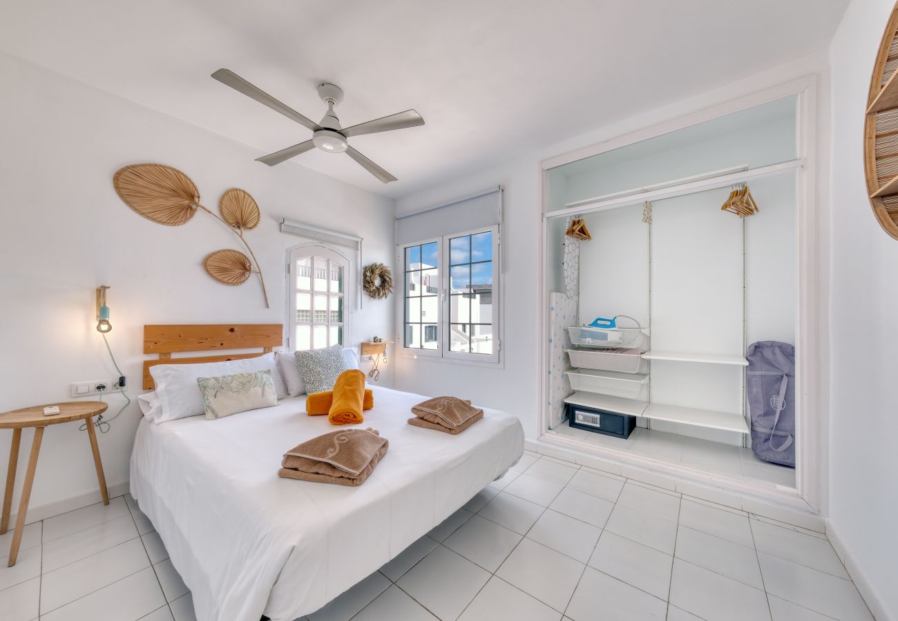 Apartamento en Puerto del Carmen - Chez Carmen • Vista piscina • Playa 900M • LVH