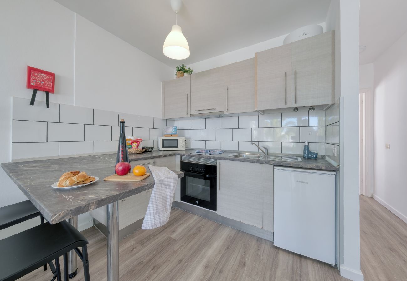 Apartamento en Puerto del Carmen - Chez Carmen • Vista piscina • Playa 900M • LVH