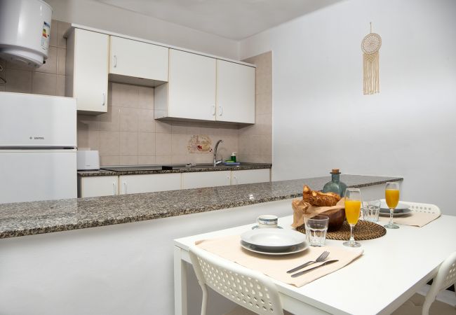 Casa en Puerto del Carmen - Suite Zefiro - 500m de la playa, terraza, WiFi rápido Casa en Puerto del Carmen - Suite Zefiro - 500m de la playa, terraza, WiFi rápido