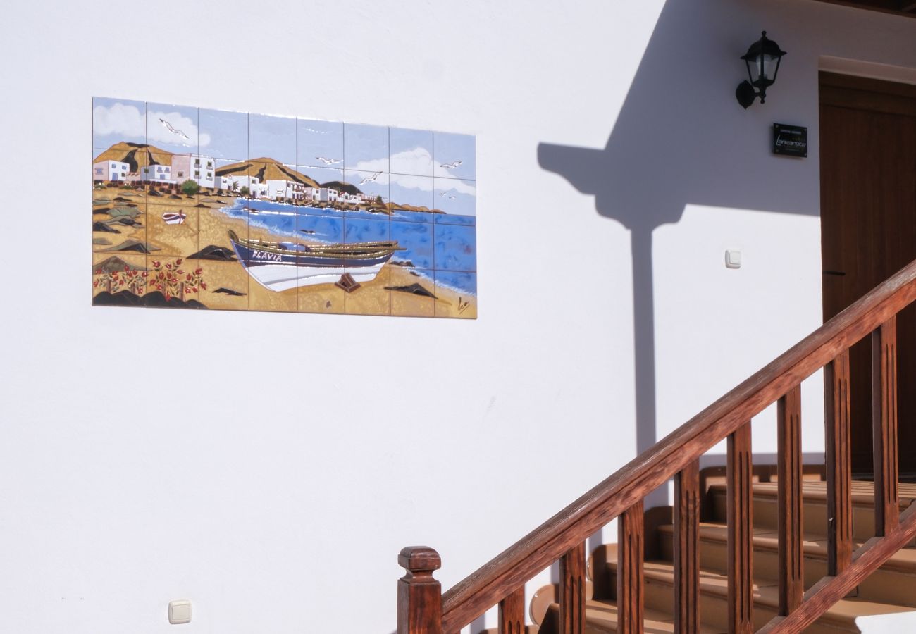 Villa en Playa Blanca - Villa Flavia - Piscina Privada, Jacuzzi, BBQ y Sala de Juegos By Lanzarote Vacation Homes