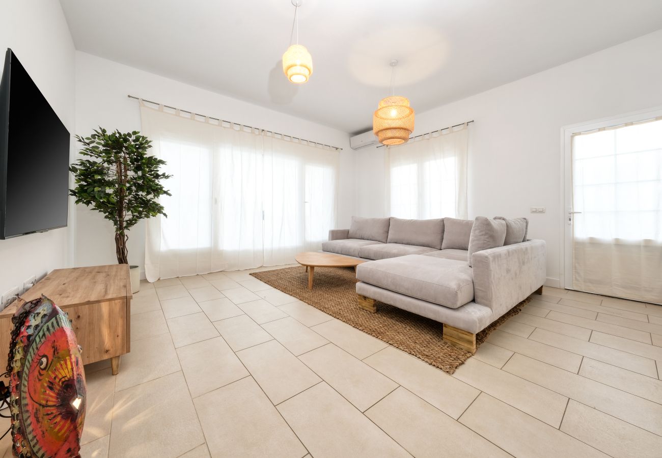 Villa en Puerto Calero - Villa Mar Azul Puerto Calero - Piscina privada y BBQ By Lanzarote Vacation Homes