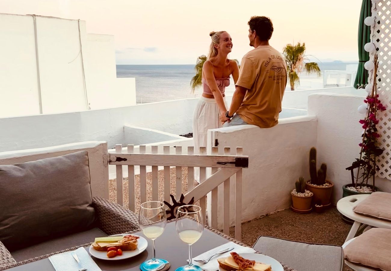 Estudio en Puerto del Carmen - Suite Infinity Ocean - Piscina y vista mar By LVH