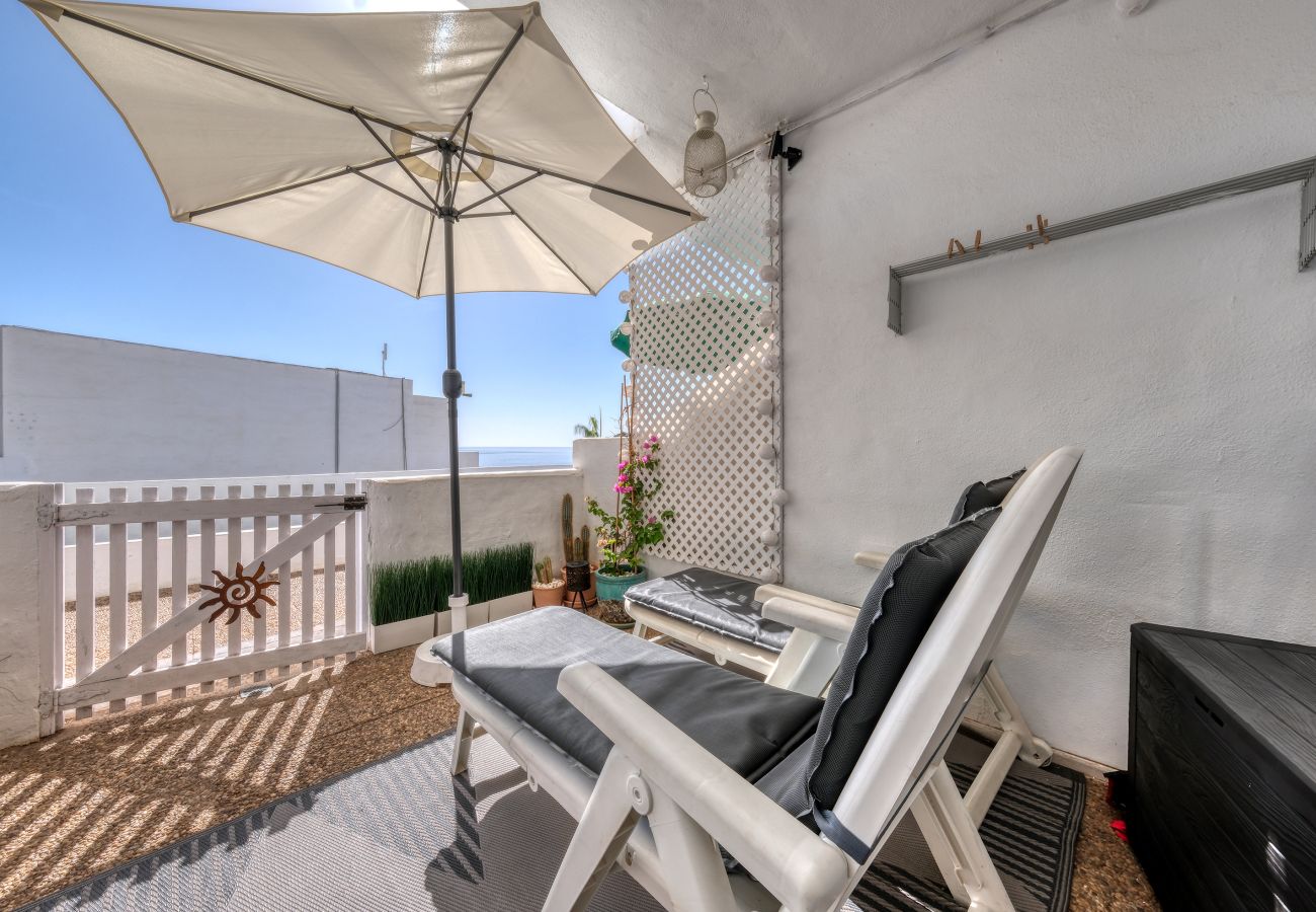 Estudio en Puerto del Carmen - Suite Infinity Ocean - Piscina y vista mar By LVH