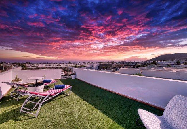 Villa en Playa Blanca - Villa Aurelia - Piscina privada, Jacuzzi, BBQ y Ping-Pong By Lanzarote Vacation Homes Villa en Playa Blanca - Villa Aurelia - Piscina privada, Jacuzzi, BBQ y Ping-Pong By Lanzarote Vacation Homes