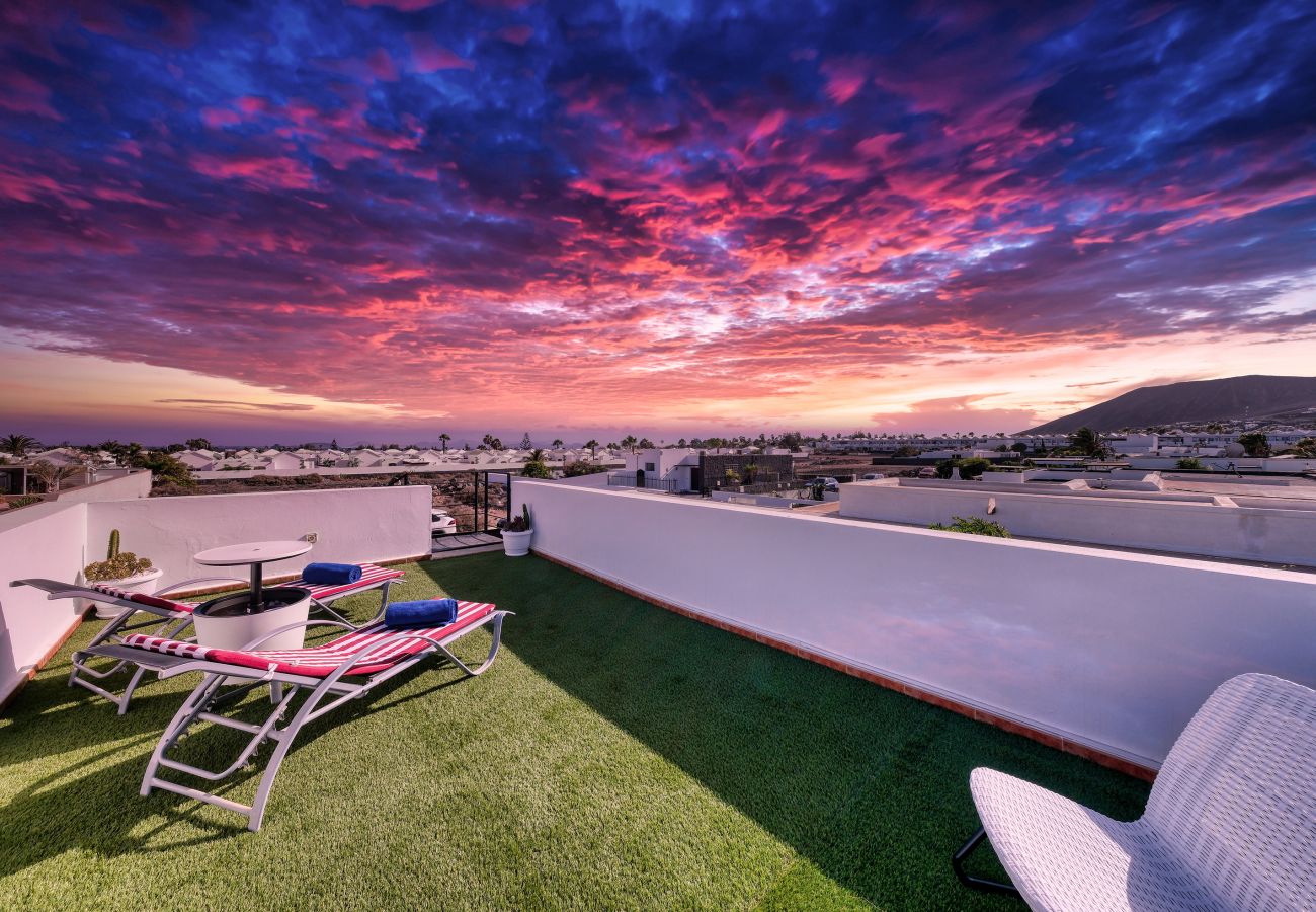 Villa en Playa Blanca - Villa Aurelia - Piscina privada, Jacuzzi, BBQ y Ping-Pong By Lanzarote Vacation Homes Villa en Playa Blanca - Villa Aurelia - Piscina privada, Jacuzzi, BBQ y Ping-Pong By Lanzarote Vacation Homes