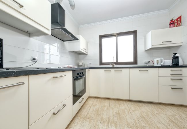 Villa en Playa Blanca - Villa Picasso - Piscina Privada, BBQ y Air-Con By Lanzarote Vacation Homes Villa en Playa Blanca - Villa Picasso - Piscina Privada, BBQ y Air-Con By Lanzarote Vacation Homes