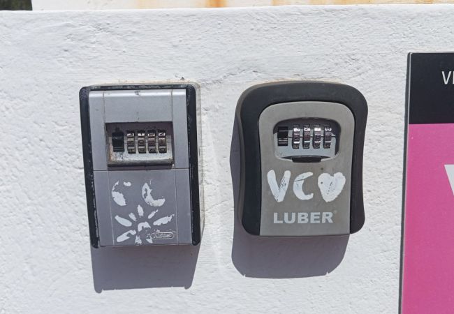 Villa en Playa Blanca - Villa Picasso - Piscina Privada, BBQ y Air-Con By Lanzarote Vacation Homes Villa en Playa Blanca - Villa Picasso - Piscina Privada, BBQ y Air-Con By Lanzarote Vacation Homes