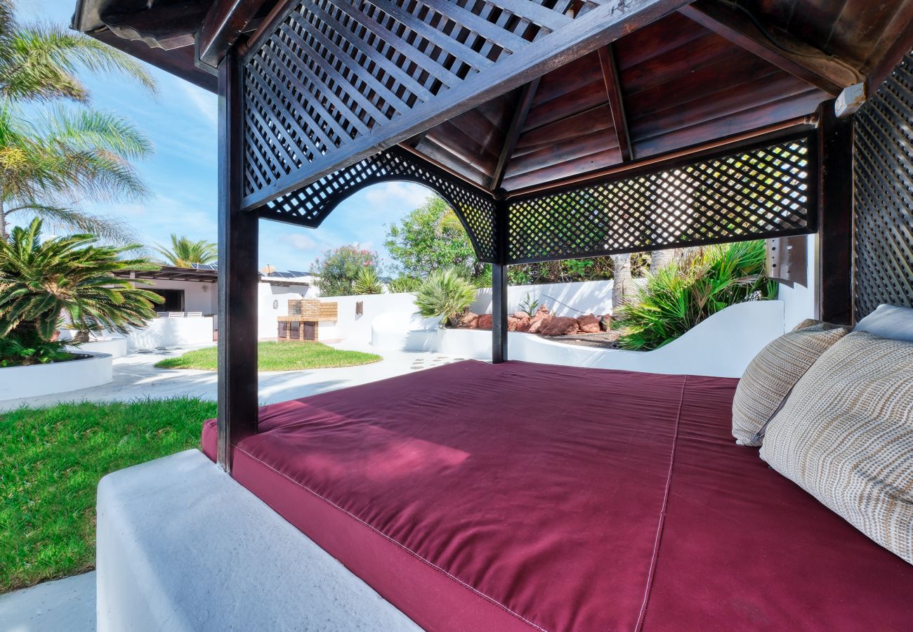Villa en Playa Blanca - Villa Picasso - Piscina Privada, BBQ y Air-Con By Lanzarote Vacation Homes Villa en Playa Blanca - Villa Picasso - Piscina Privada, BBQ y Air-Con By Lanzarote Vacation Homes