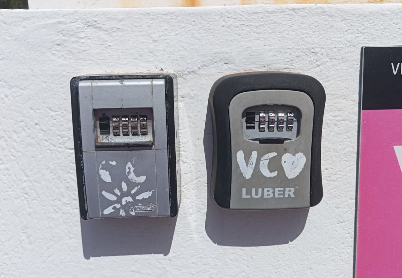 Villa en Playa Blanca - Villa Picasso - Piscina Privada, BBQ y Air-Con By Lanzarote Vacation Homes Villa en Playa Blanca - Villa Picasso - Piscina Privada, BBQ y Air-Con By Lanzarote Vacation Homes