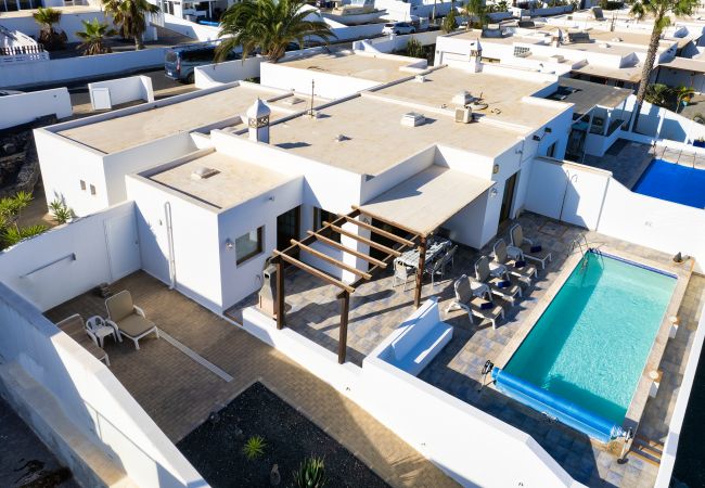 Casa en Playa Blanca - Casa Lava and Sea - Piscina privada, BBQ y vistas al mar