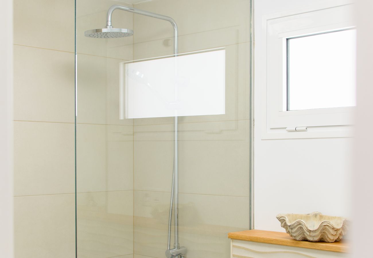 Casa en Puerto del Carmen - White Volcano - 200M de la Playa - Pool y Gym 