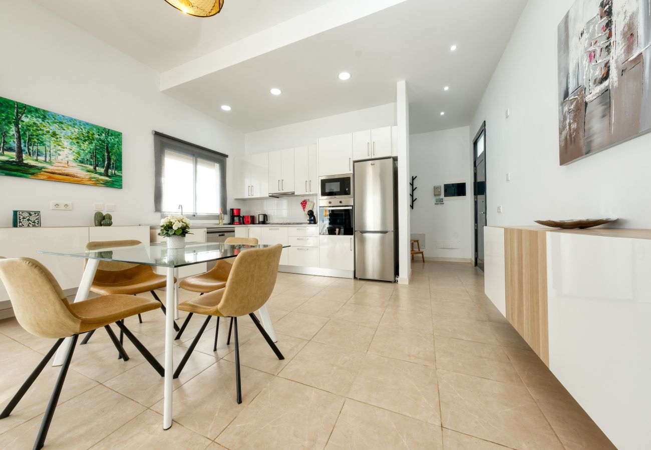 Casa en Playa Blanca - Villa Cassia - Piscina, Futbolín, BBQ y AACC By LVH