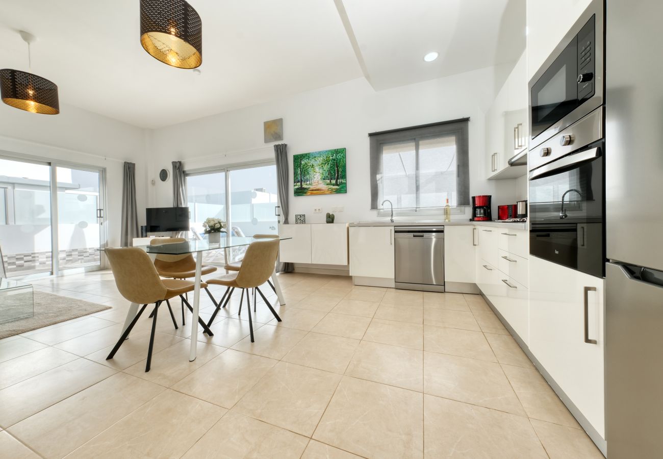 Casa en Playa Blanca - Villa Cassia - Piscina, Futbolín, BBQ y AACC By LVH