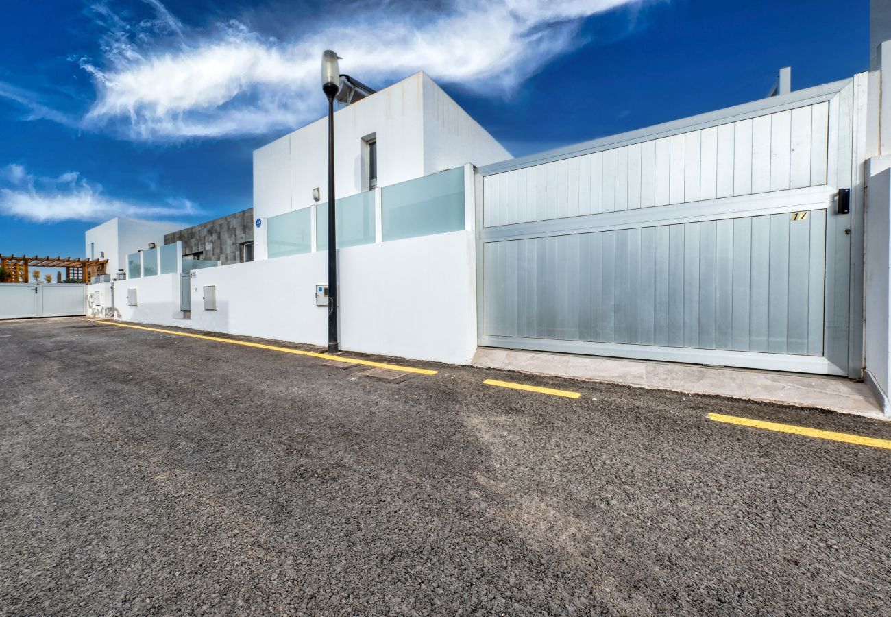 Casa en Playa Blanca - Villa Cassia - Piscina, Futbolín, BBQ y AACC By LVH