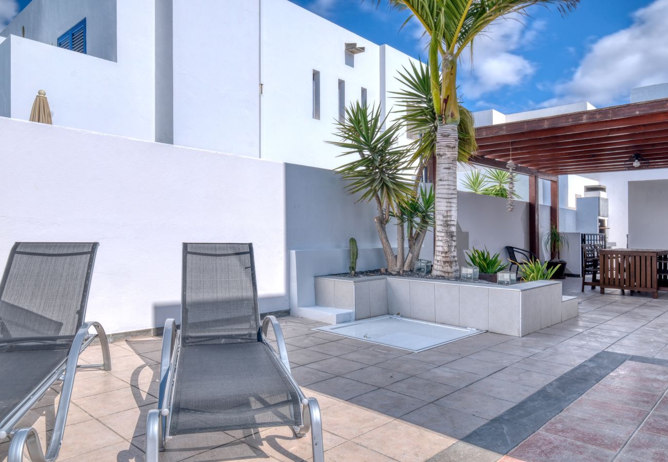 Casa en Playa Blanca - Playa Blanca Sunset - Piscina y BBQ By LVH