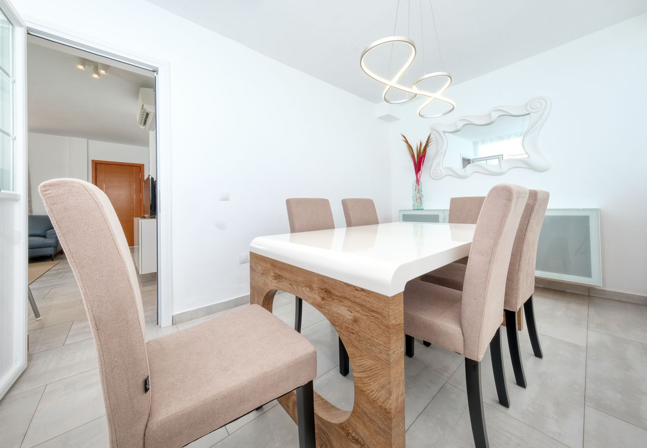 Casa en Playa Blanca - Lanzarote 2 - Piscina, AACC y BBQ By LVH