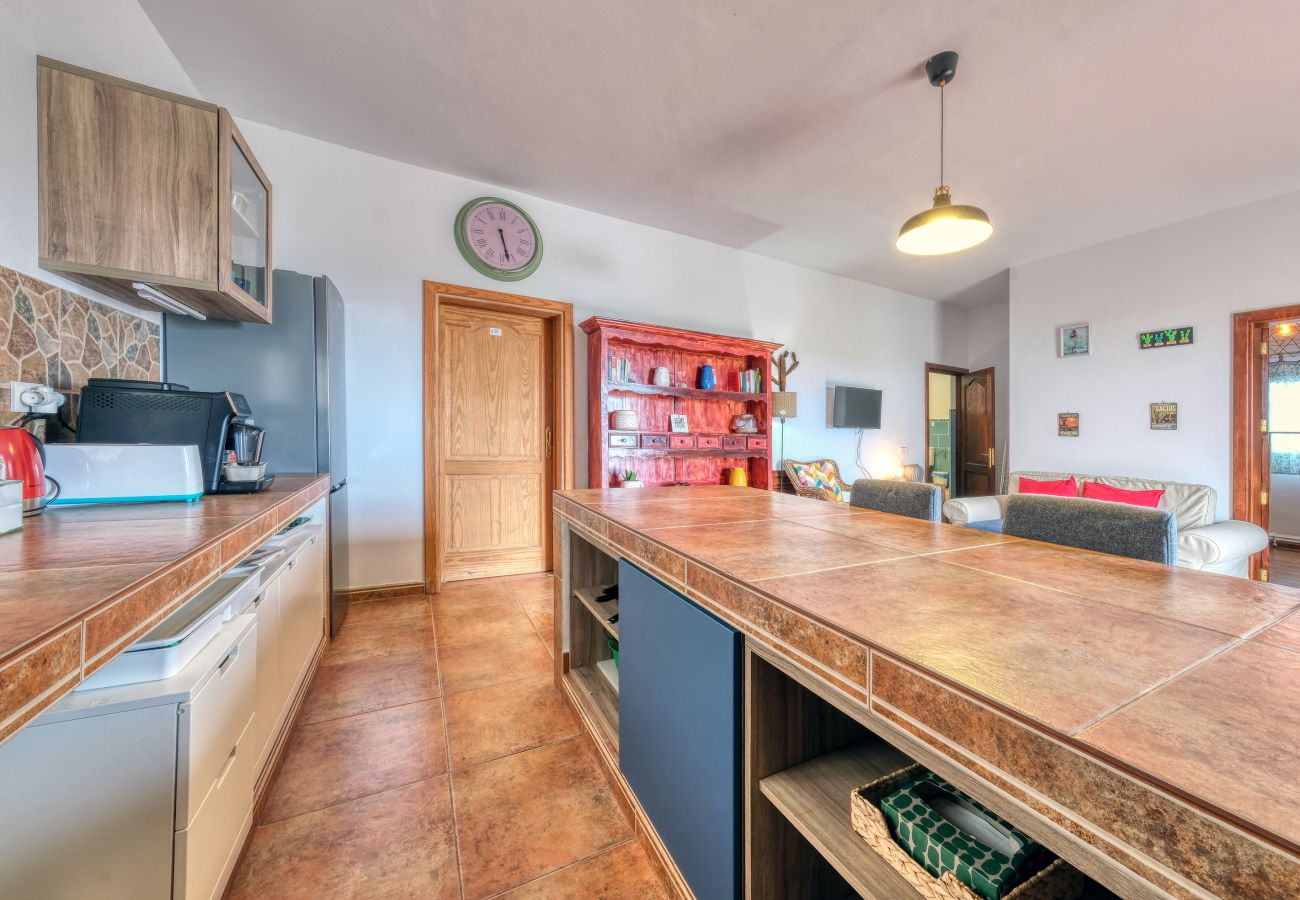 Casa en Tinajo - NoPasaNada: apartmento privado el Hierro, vistas al jardín