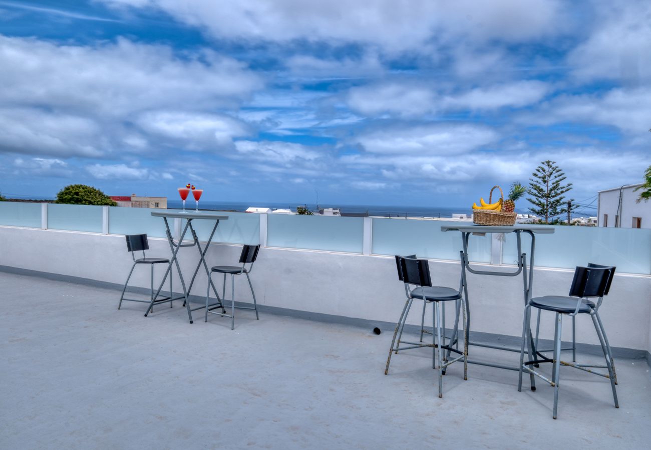Alquiler por habitaciones en Tinajo - Casa NoPasaNada, estudio La Graciosa Sea View