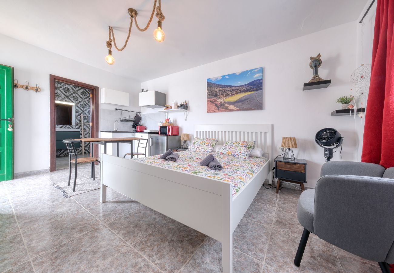 Alquiler por habitaciones en Tinajo - Casa NoPasaNada, estudio La Graciosa Sea View