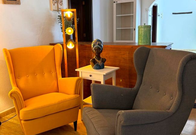 Alquiler por habitaciones en Tinajo - Casa NoPasaNada: habitación La Gomera con baño privado exterior Alquiler por habitaciones en Tinajo - Casa NoPasaNada: habitación La Gomera con baño privado exterior