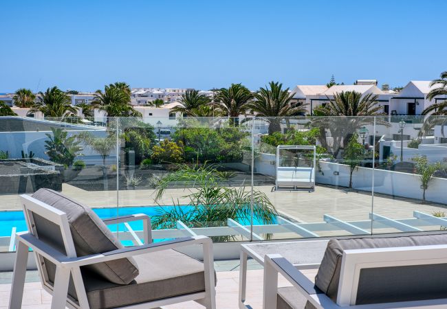 Apartamento en Costa Teguise - Ocean View con terraza vista mar y piscina comunitaria Apartamento en Costa Teguise - Ocean View con terraza vista mar y piscina comunitaria