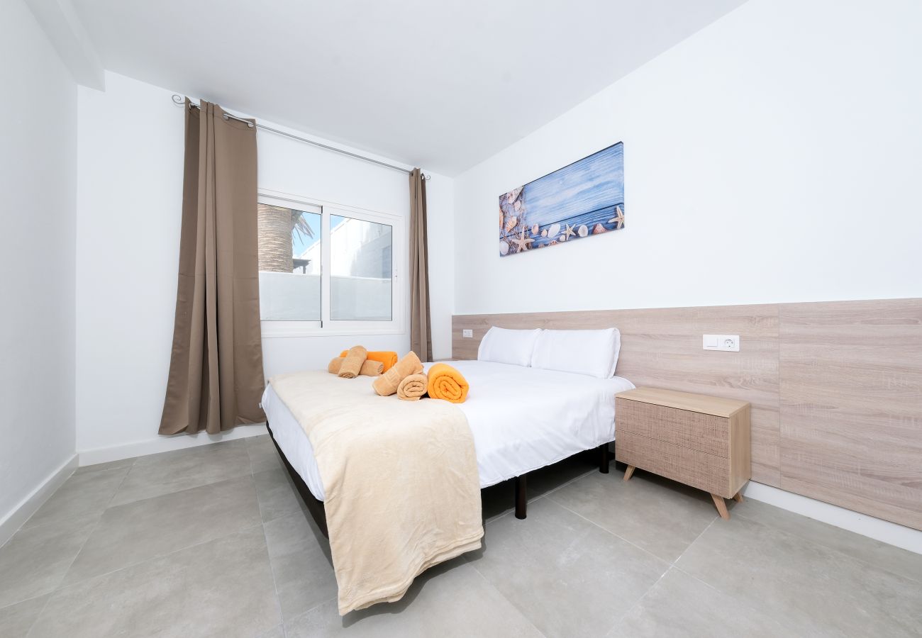 Apartamento en Puerto del Carmen - Puerto Diamante 2 - 100M de la playa By LVH