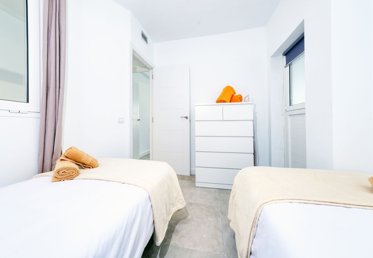 Apartamento en Puerto del Carmen - Puerto Diamante 2 - 100M de la playa By LVH