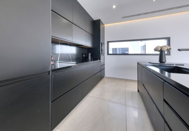 Villa en Puerto Calero - White House - Hoguera y piscina privada By Lanzarote Vacation Homes Villa en Puerto Calero - White House - Hoguera y piscina privada By Lanzarote Vacation Homes