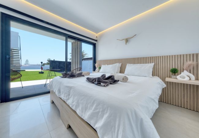 Villa en Puerto Calero - White House - Hoguera y piscina privada By Lanzarote Vacation Homes Villa en Puerto Calero - White House - Hoguera y piscina privada By Lanzarote Vacation Homes