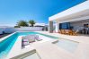 Villa en Puerto Calero - White House - Hoguera y piscina privada By Lanzarote Vacation Homes