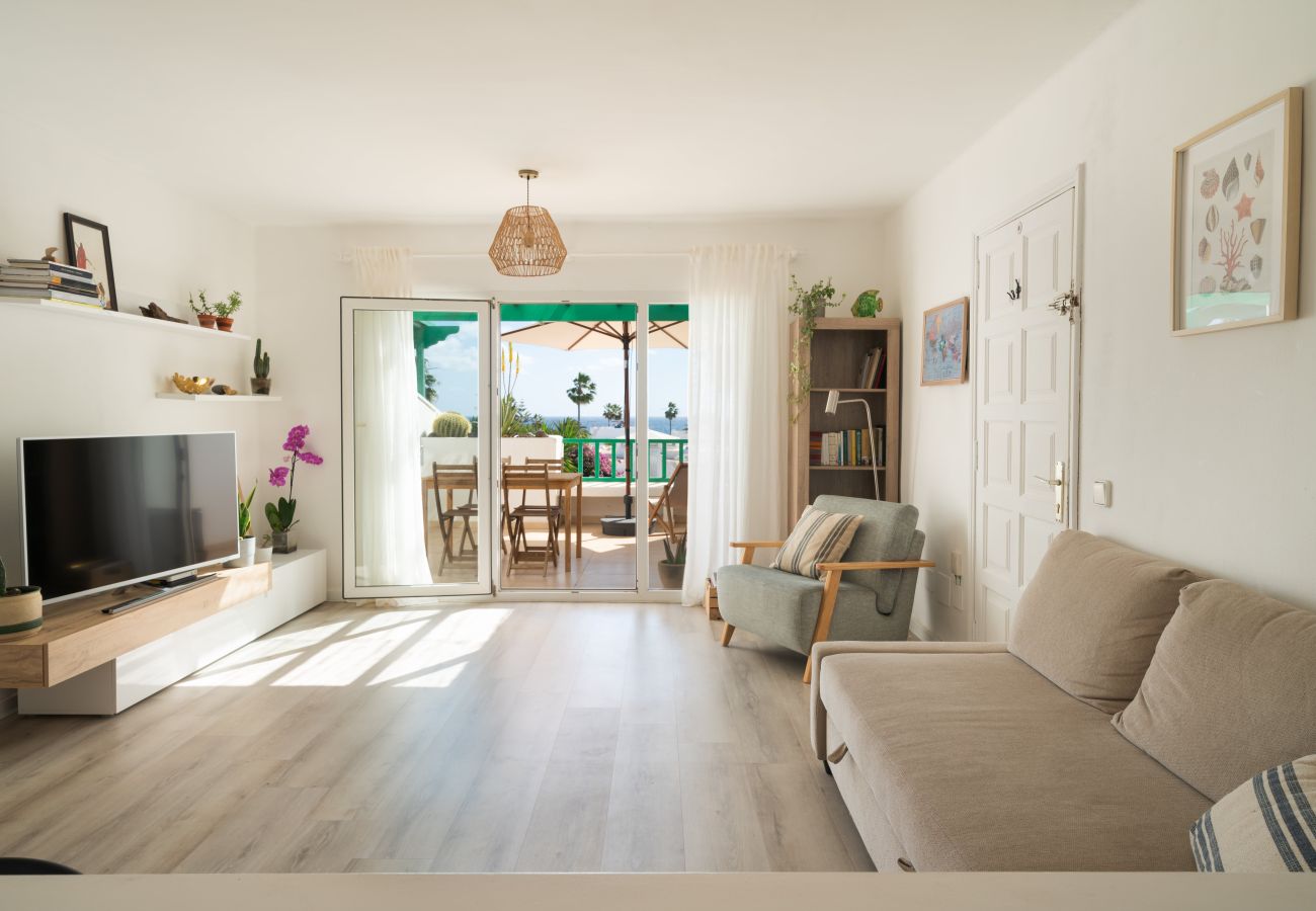 Casa en Costa Teguise - Balcon del mar-Piscina, Canchas de tennis , acceso al mar 