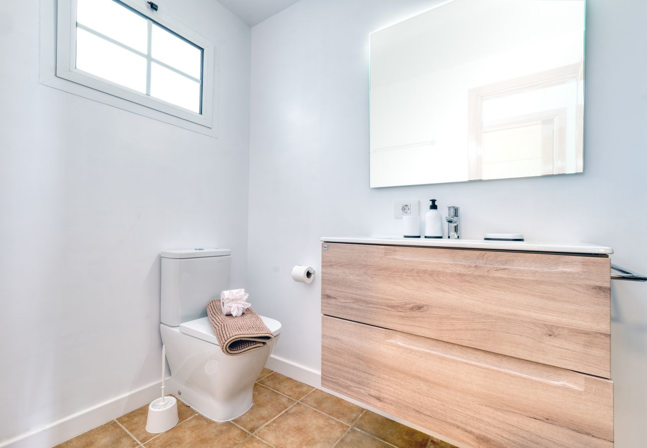 Apartamento en Arrieta  - El Charcón A - 10 m de la playa By LVH