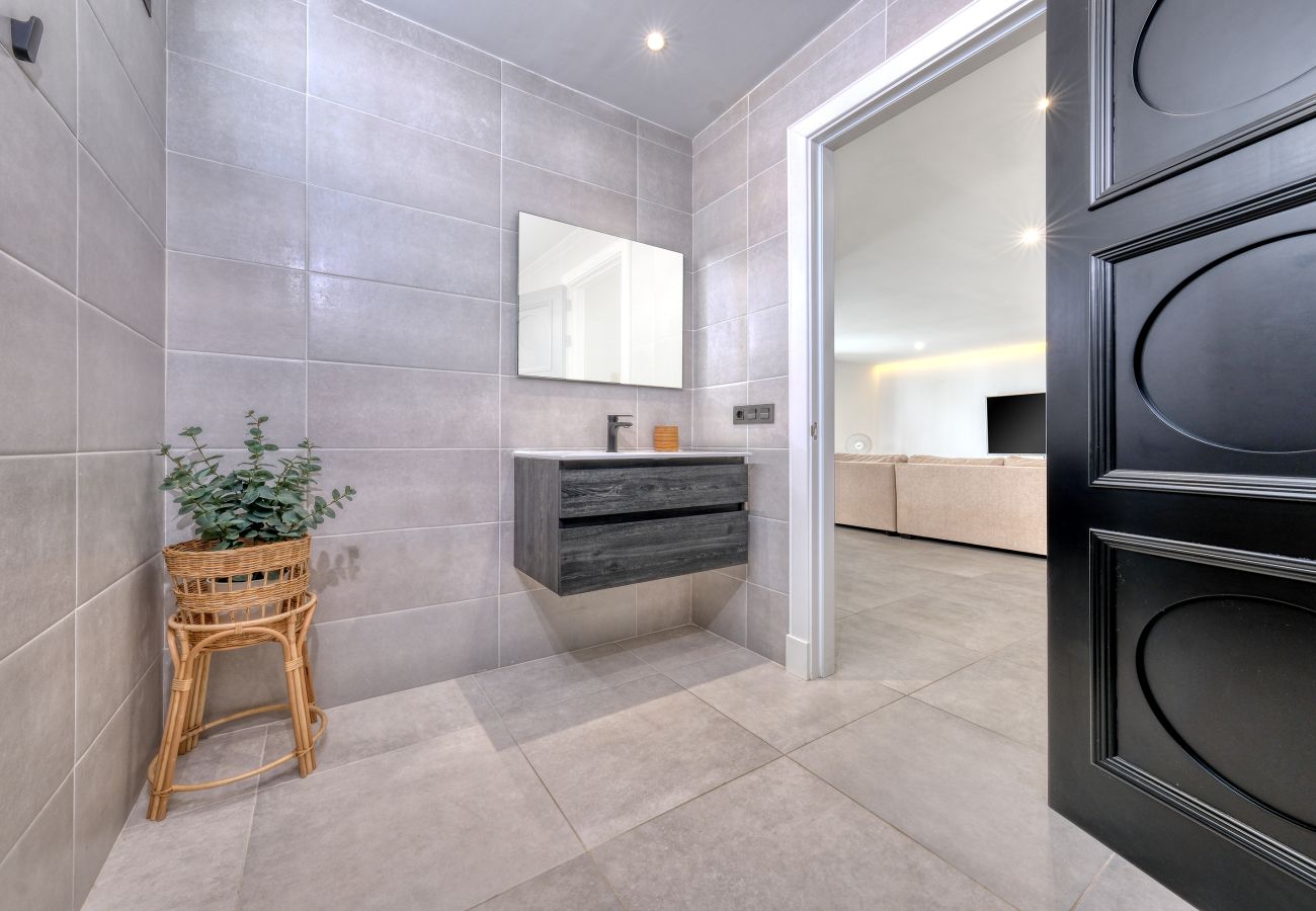 Apartamento en Puerto Calero - Luxury  White House Apartment