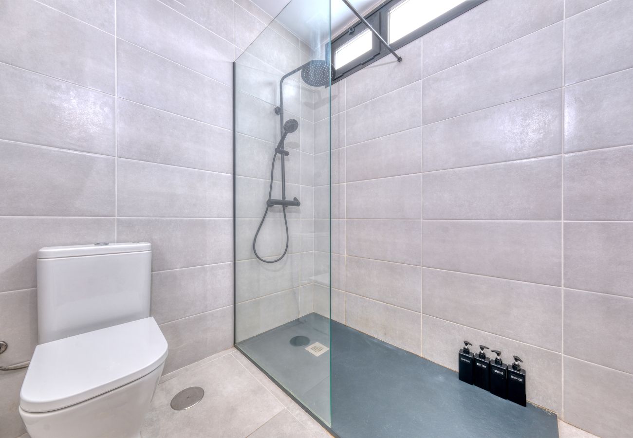 Apartamento en Puerto Calero - Luxury  White House Apartment