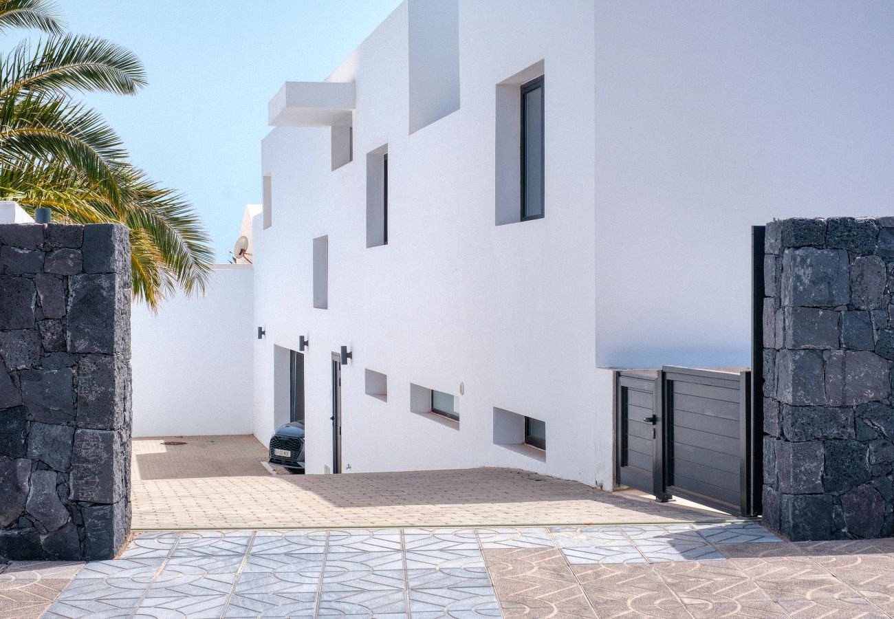 Apartamento en Puerto Calero - Luxury  White House Apartment