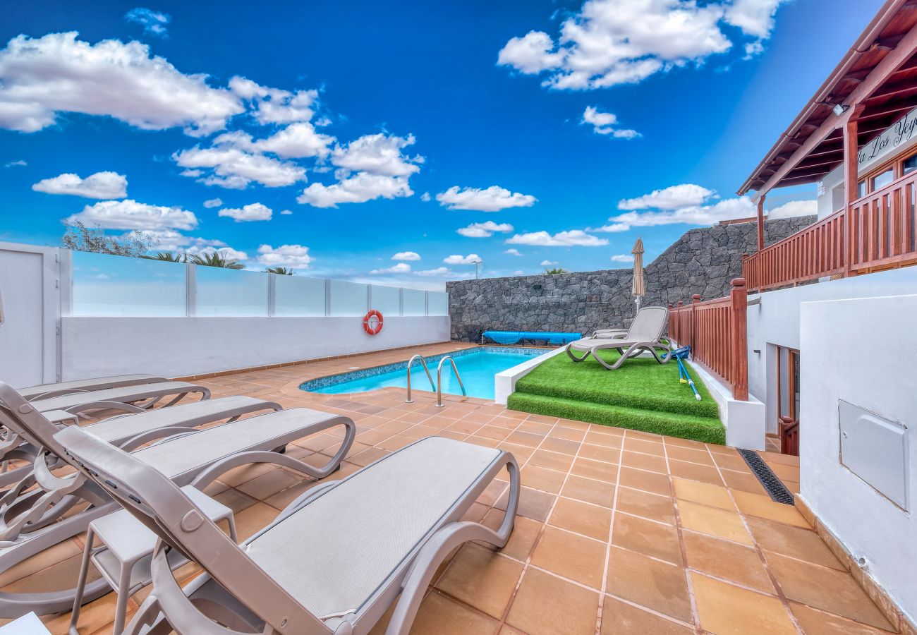 Casa en Playa Blanca - Villa Los Yeyos • Vista Mar • Pool • BBQ • Billar