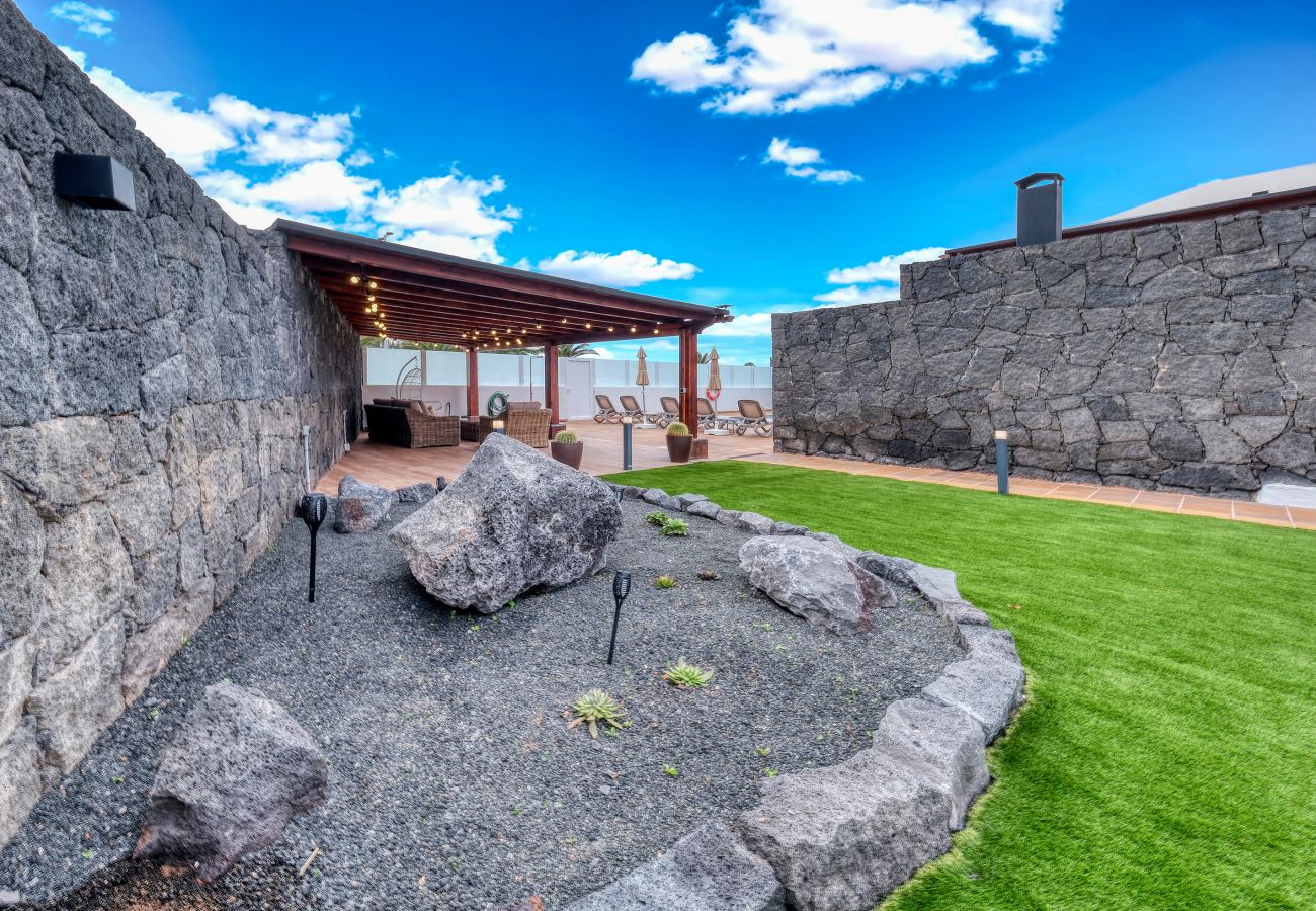 Casa en Playa Blanca - Villa Los Yeyos • Vista Mar • Pool • BBQ • Billar
