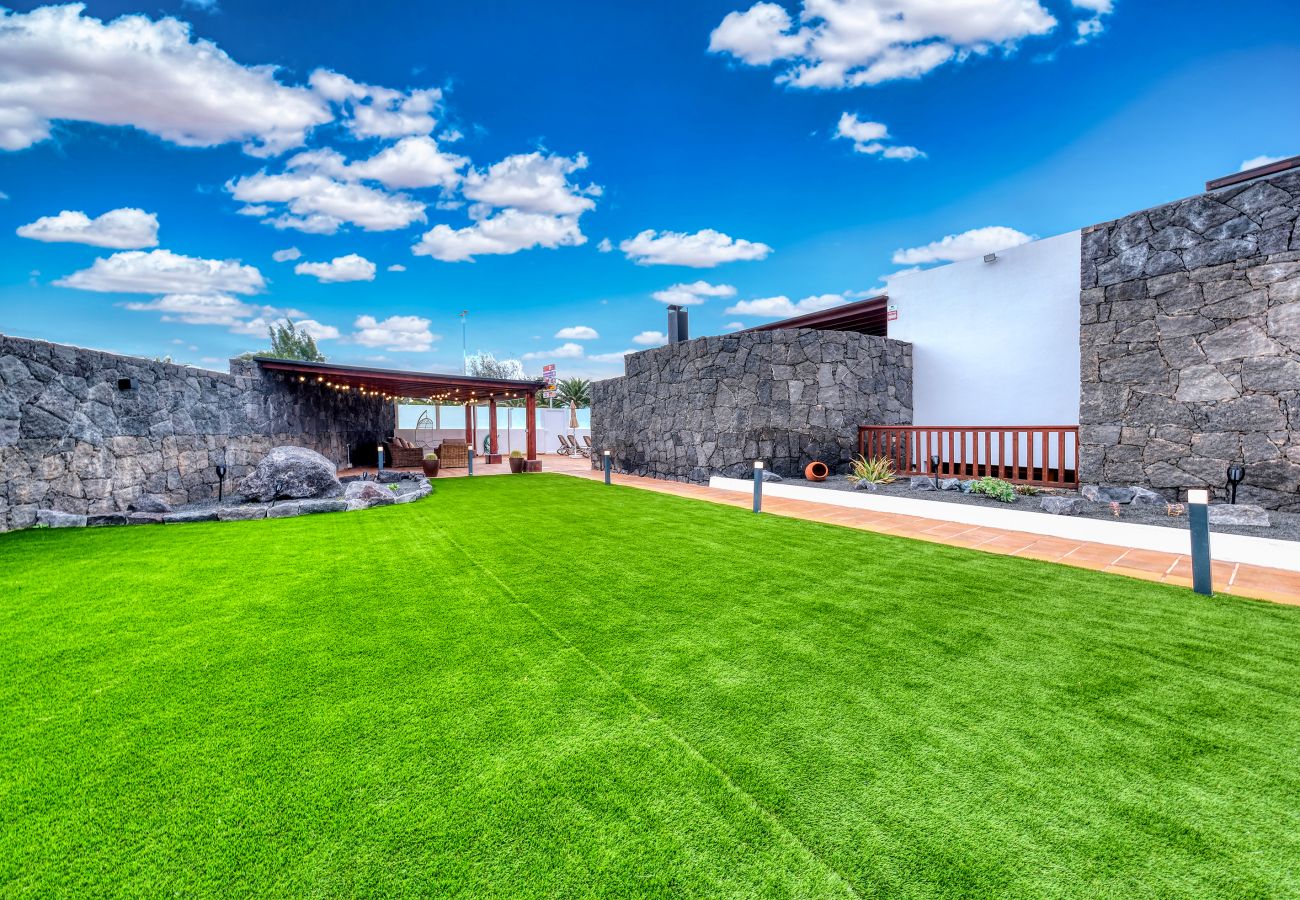 Casa en Playa Blanca - Villa Los Yeyos • Vista Mar • Pool • BBQ • Billar