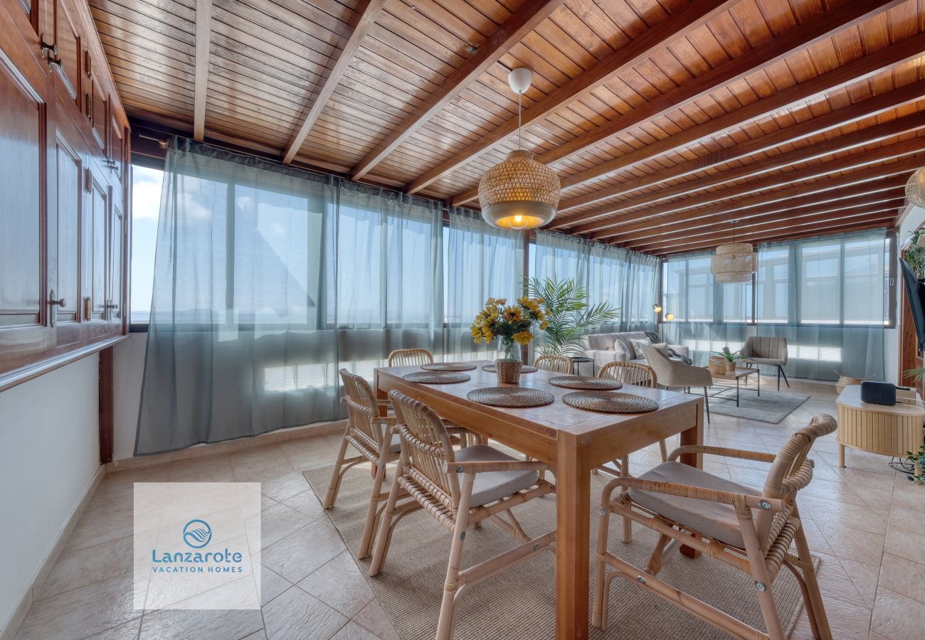 Apartamento en Playa Blanca - Casa Bonica • Ocean Views • Beach 2 min • LVH