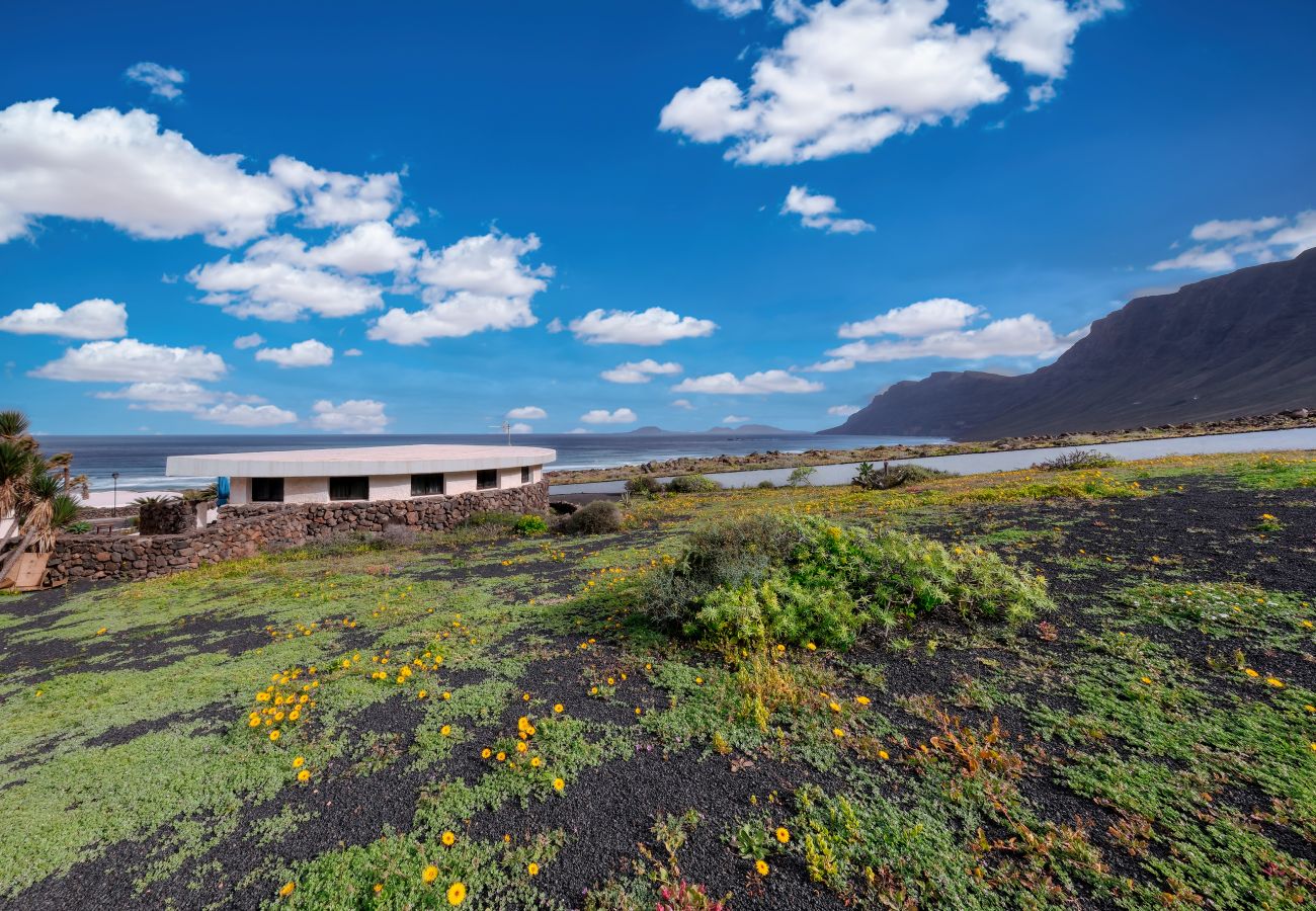 Casa en  Famara - Casa Buenavista 127- Piscina-Vista Mar- LVH