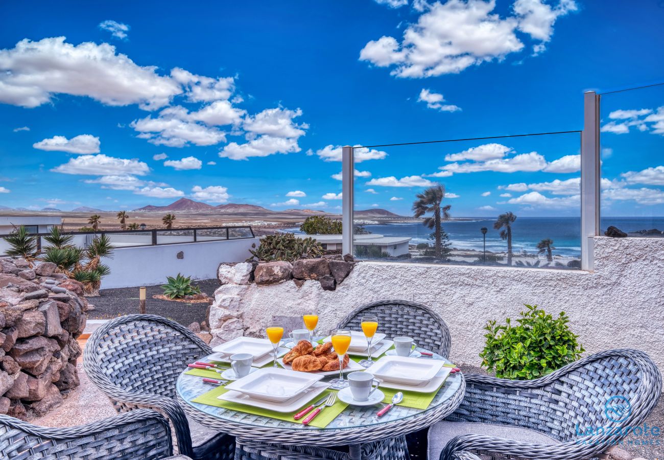 Casa en  Famara - Casa Buenavista 127- Piscina-Vista Mar- LVH