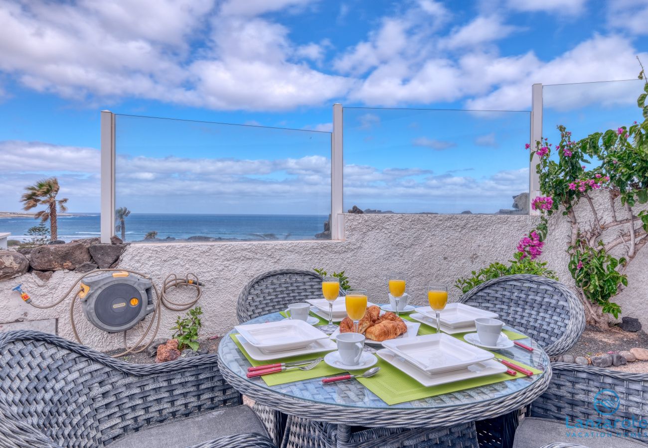 Casa en  Famara - Casa Buenavista 127- Piscina-Vista Mar- LVH