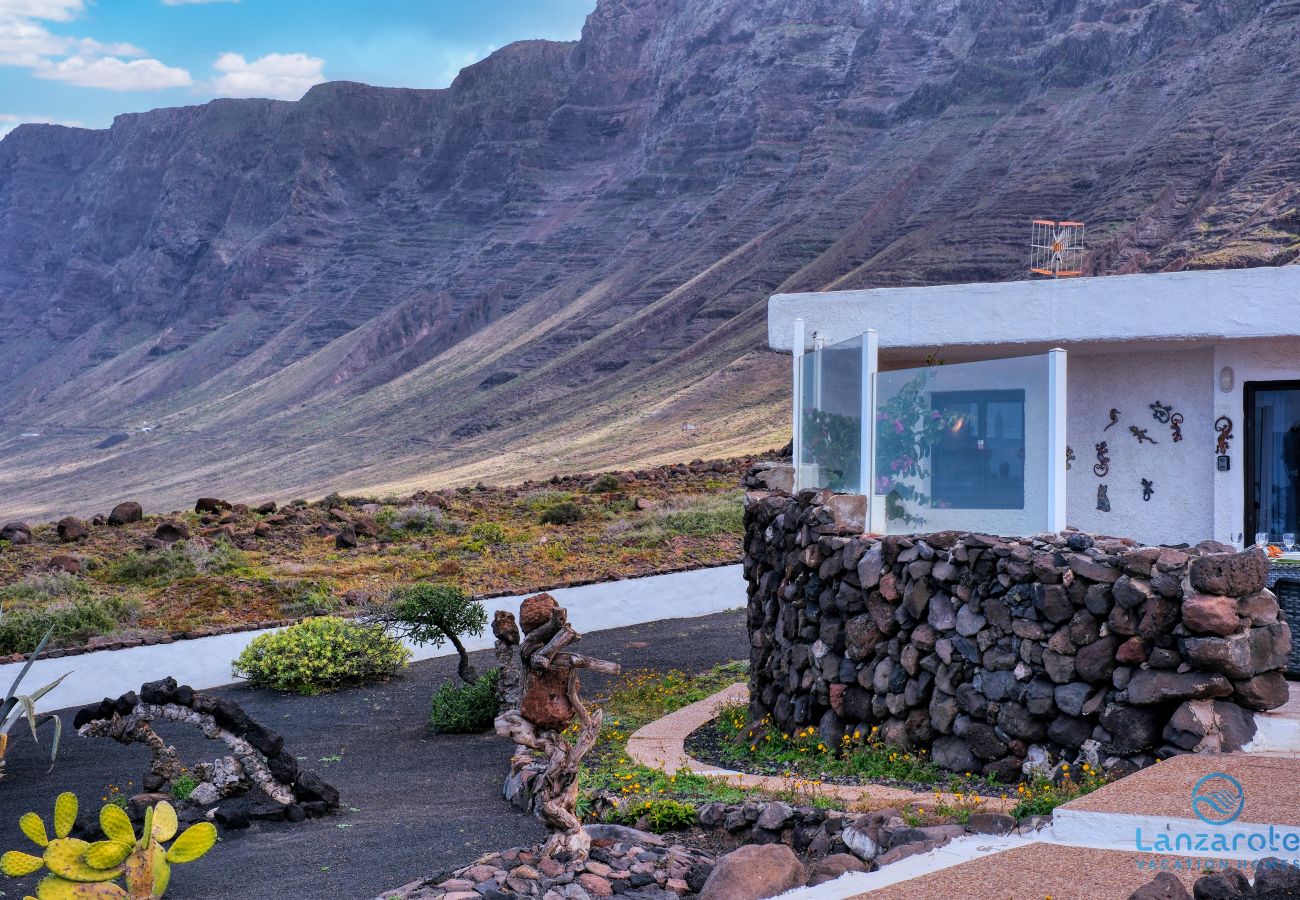 Casa en  Famara - Casa Buenavista 127- Piscina-Vista Mar- LVH