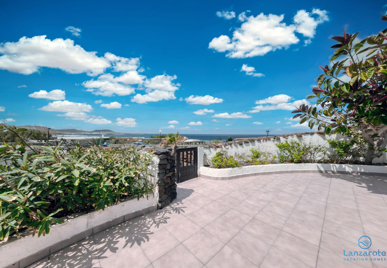 Apartamento en  Famara - Canary Soul 90 • Vista Mar • Playa a 2 min • LVH