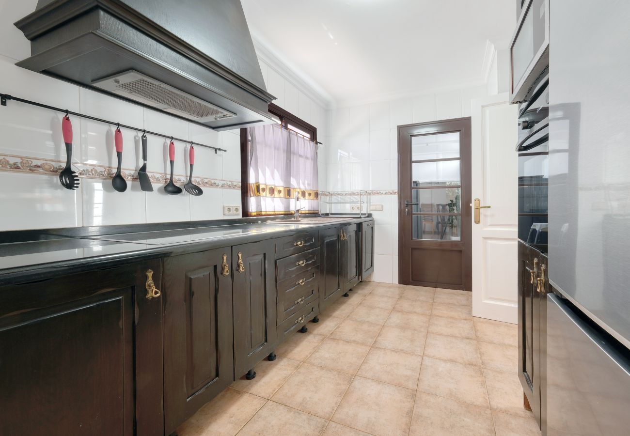 Casa en Puerto del Carmen - Villa El Rincón • Pool & BBQ • Beach 5 min • LVH