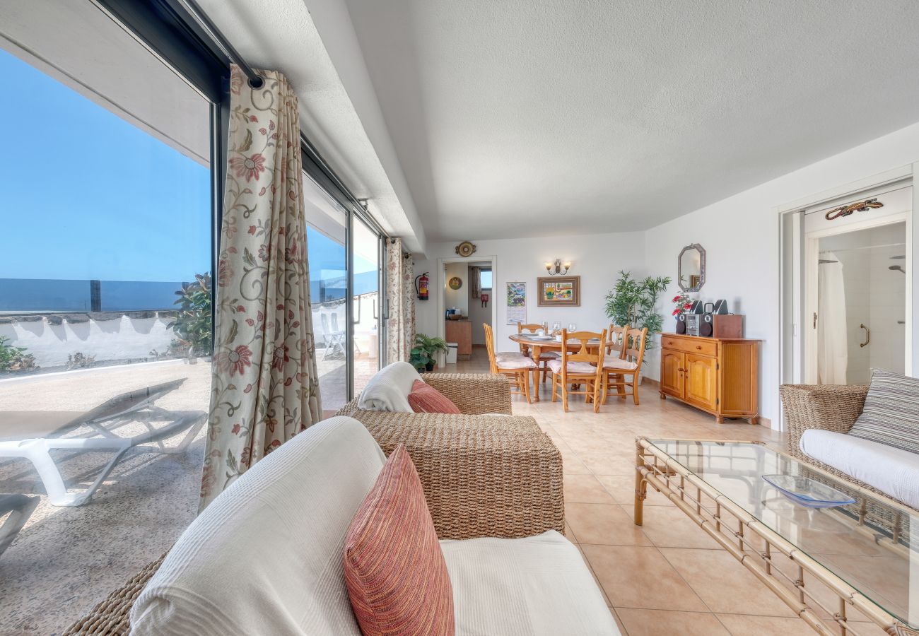 Casa en  Famara - Bungalow Famara 38- Olas del Risco