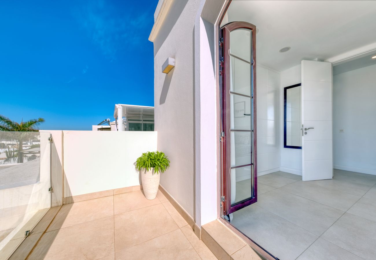 Casa en Playa Blanca - Casa Malvasía • Pool • 900M de la playa • LVH